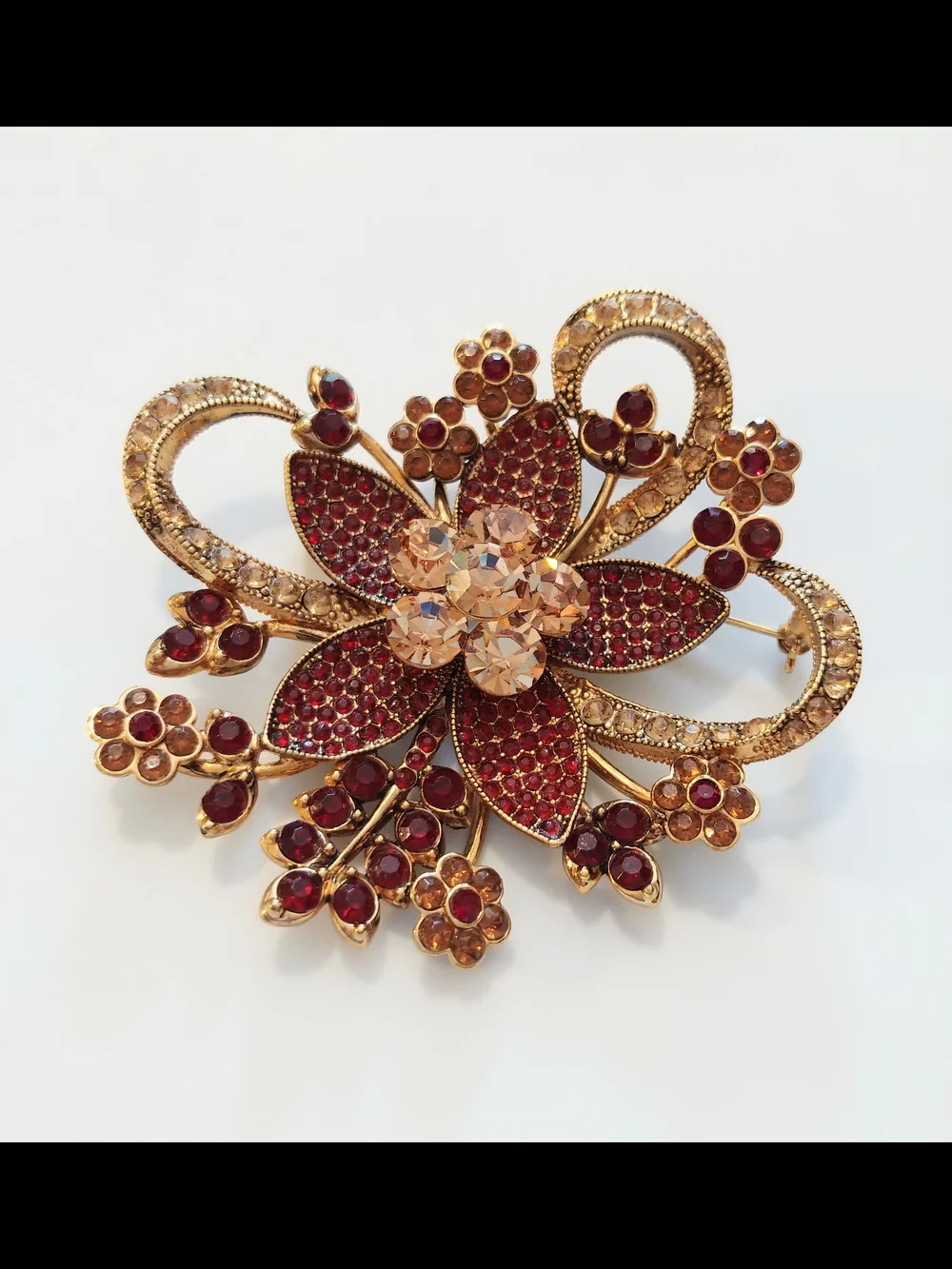 Avon 2006 35th Anniversary Gold-Tone Red & Champagne Floral Crystal Brooch Pin